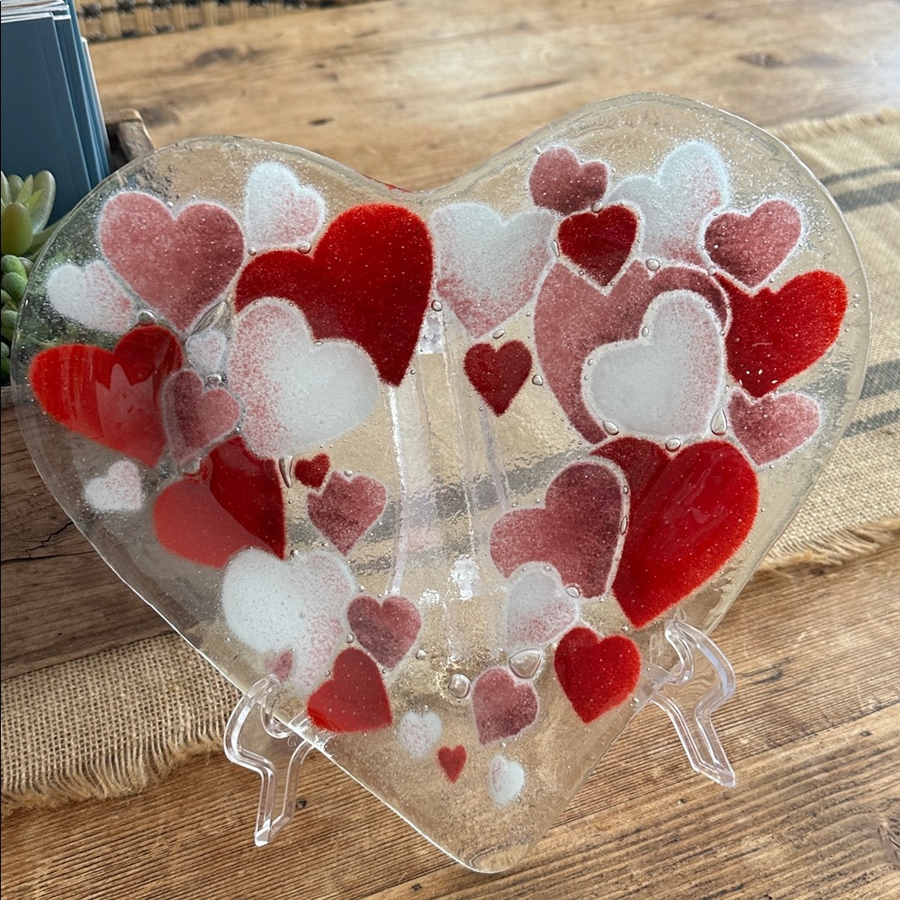 Peggy Karr Signed 10” Hearts Fused Glass Heart-Shaped Dish in Box- RARE!